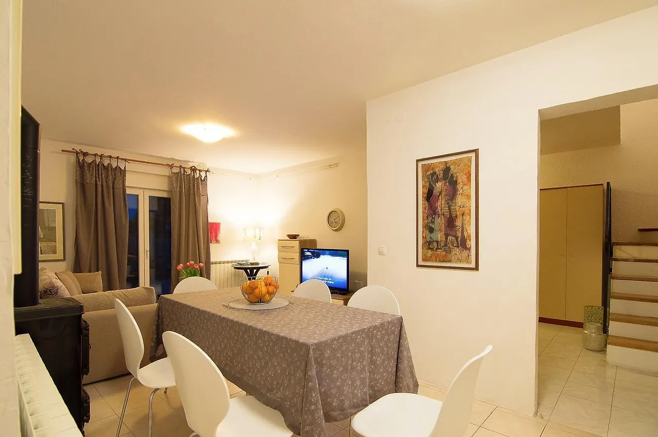 Apartments Lilly Banjole 0*,  Chorwacja
