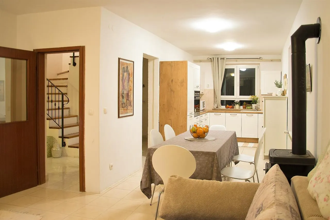 Apartments Lilly Banjole 0*,  Chorwacja