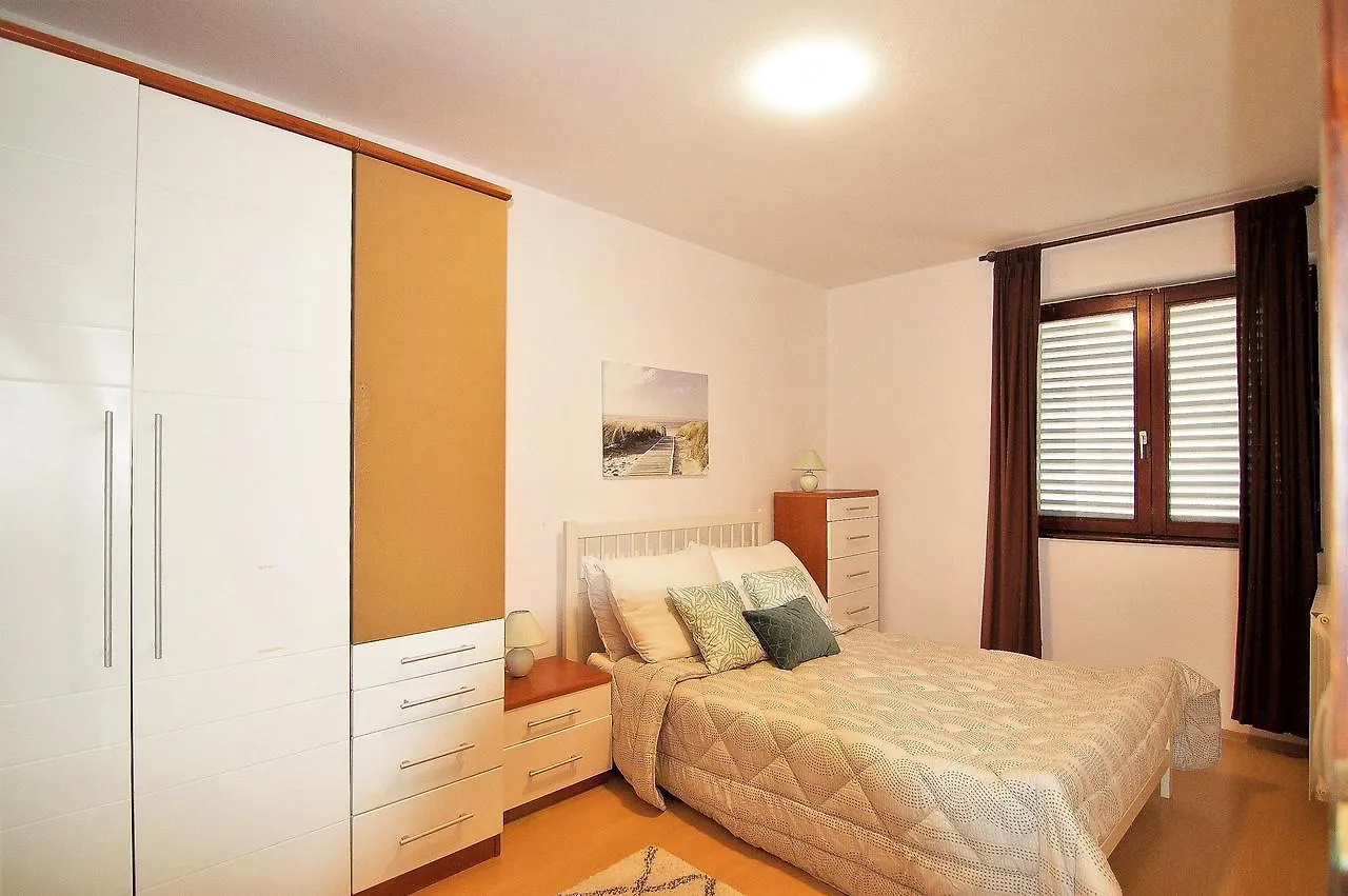 Apartments Lilly Banjole 0*,